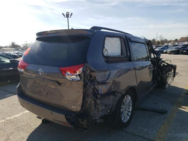 2011 Toyota Sienna XLE