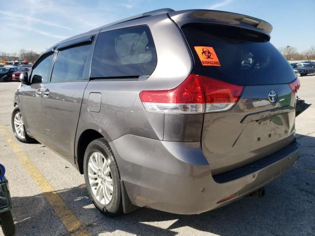 2011 Toyota Sienna XLE