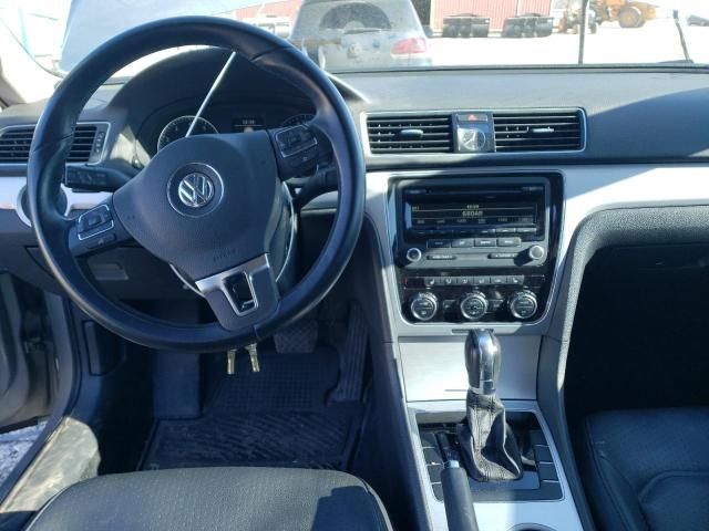 2013 Volkswagen Passat SE