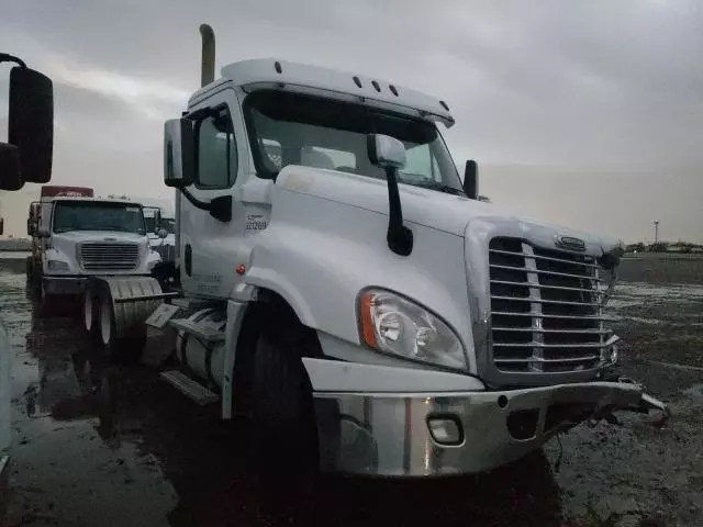 2015 Freightliner Cascadia 125