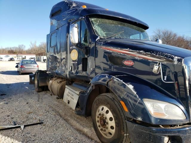 2015 Peterbilt 587