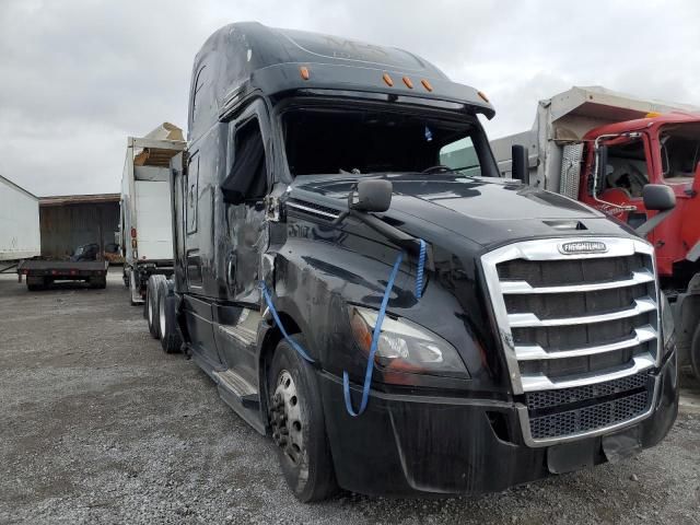 2019 Freightliner Cascadia 126