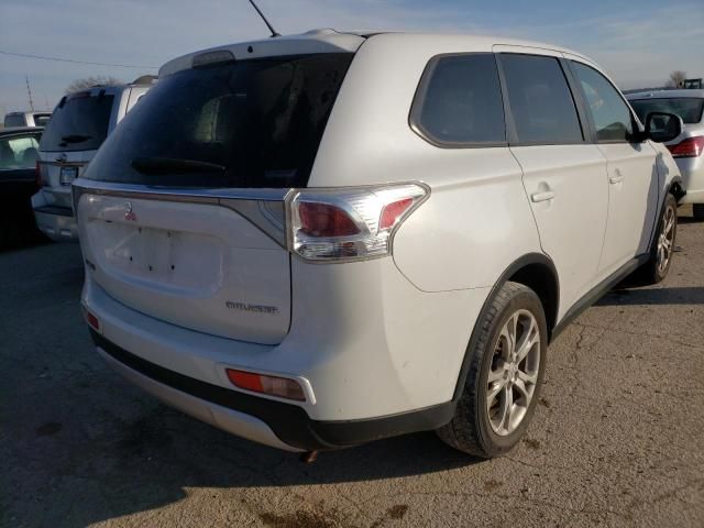 2015 Mitsubishi Outlander SE