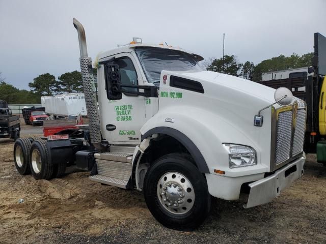 2021 Kenworth Construction T880