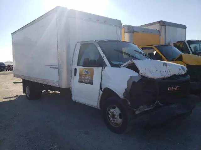 2008 GMC Savana Cutaway G3500