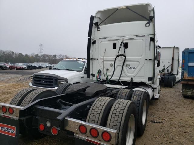 2015 Freightliner Cascadia 125