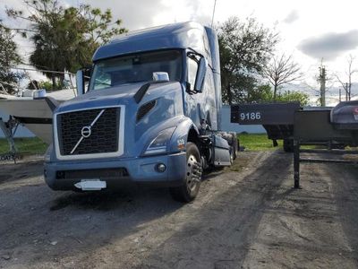 Vehiculos salvage en venta de Copart West Palm Beach, FL: 2021 Volvo VNR