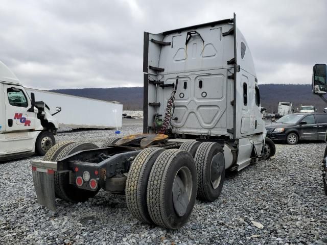 2018 Freightliner Cascadia 126