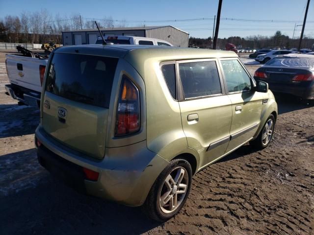 2010 KIA Soul +