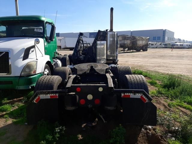 2014 Freightliner Cascadia 113