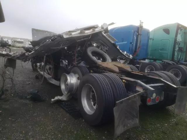 2012 Freightliner Cascadia 125