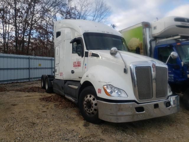 2017 Kenworth Construction T680