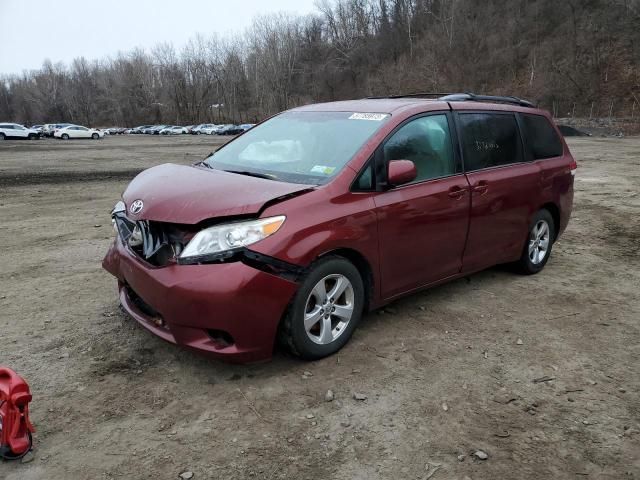 2013 Toyota Sienna LE