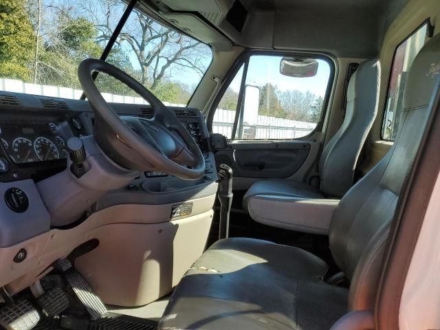 2012 Freightliner Cascadia 125