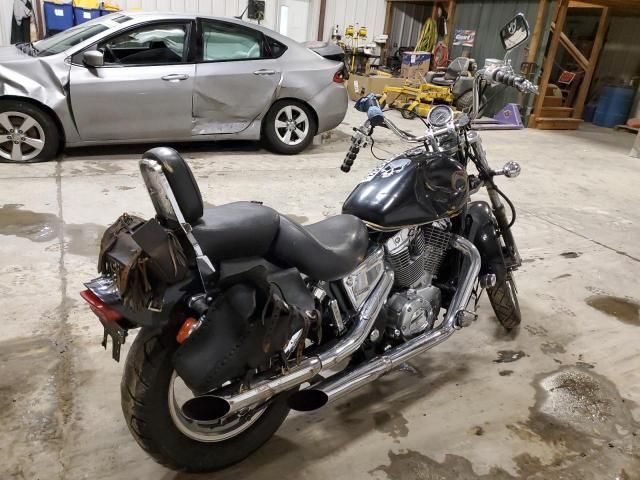 2004 Honda VT1100 C