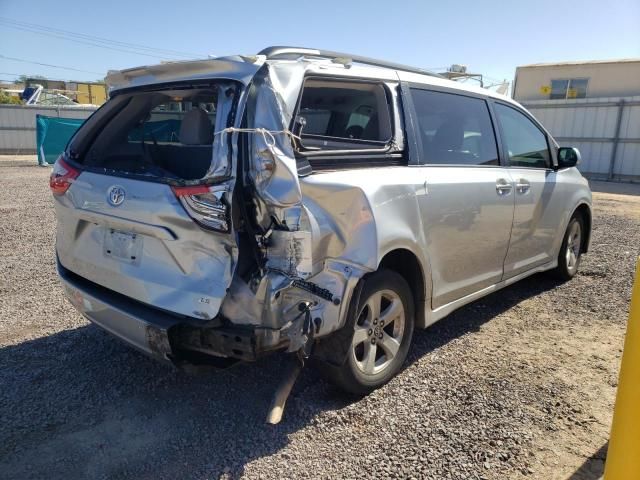 2019 Toyota Sienna LE