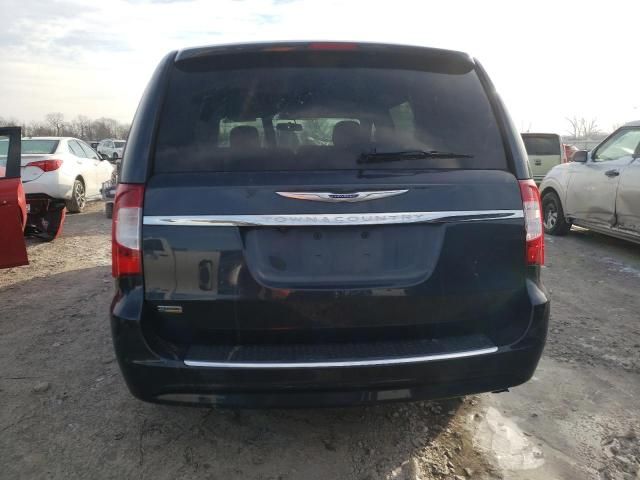 2013 Chrysler Town & Country Touring