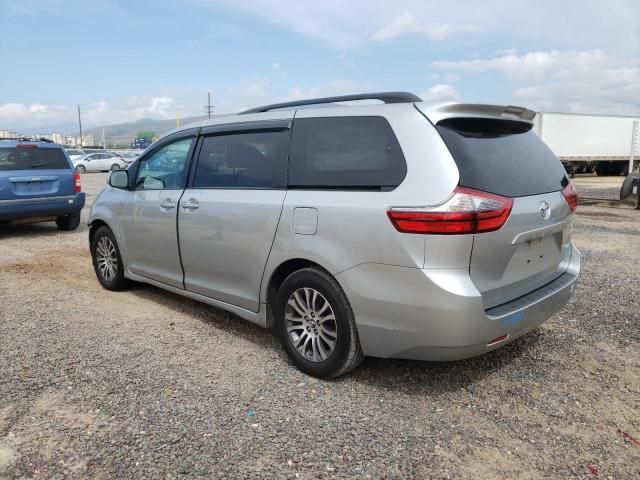 2020 Toyota Sienna XLE