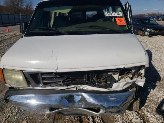 2004 Ford Econoline E350 Super Duty Wagon