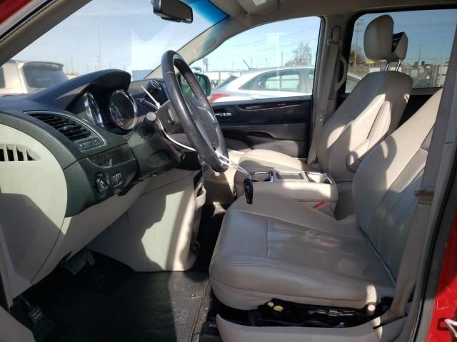 2013 Chrysler Town & Country Touring