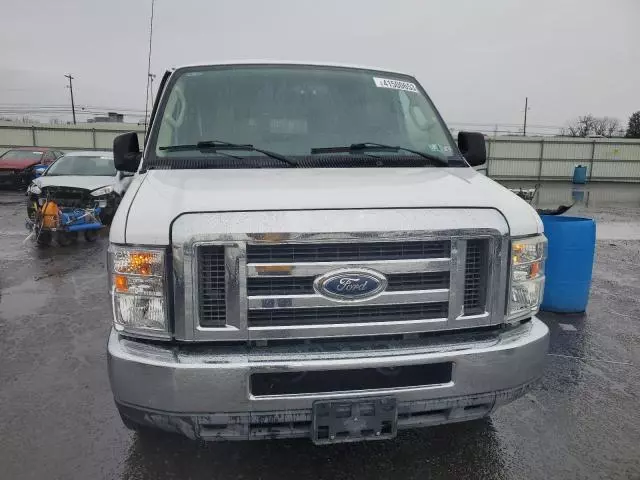 2010 Ford Econoline E350 Super Duty Wagon