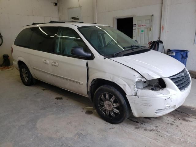 2005 Chrysler Town & Country Touring