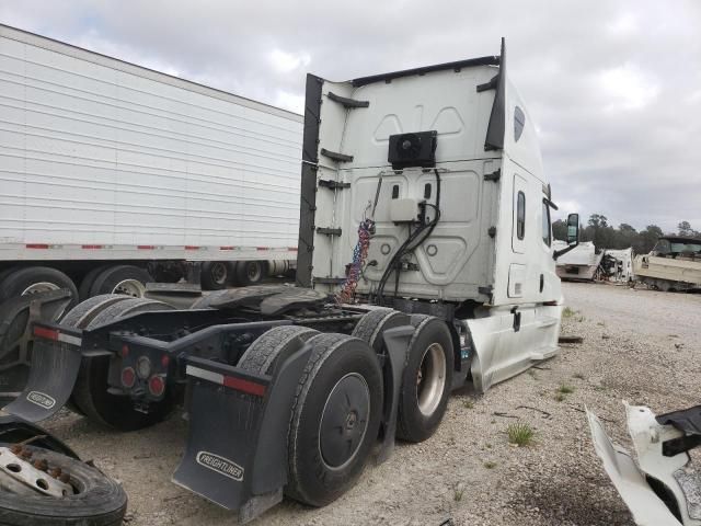 2020 Freightliner Cascadia 126