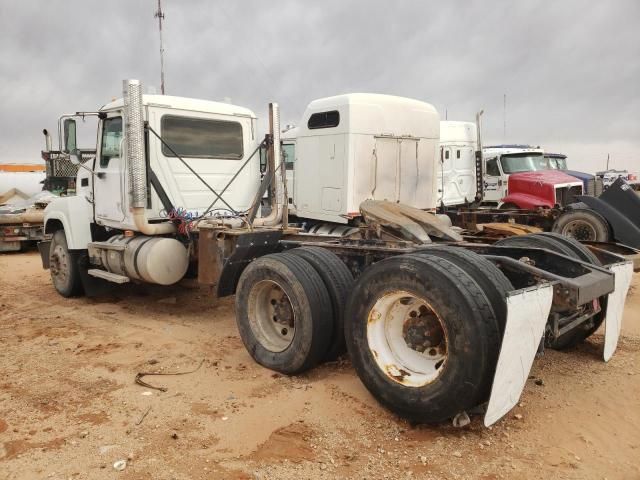 2009 Mack 600 CHU600