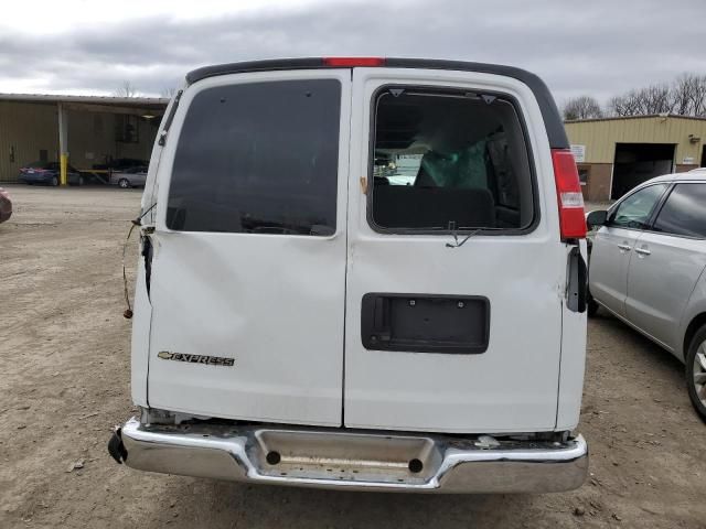 2020 Chevrolet Express G3500 LT