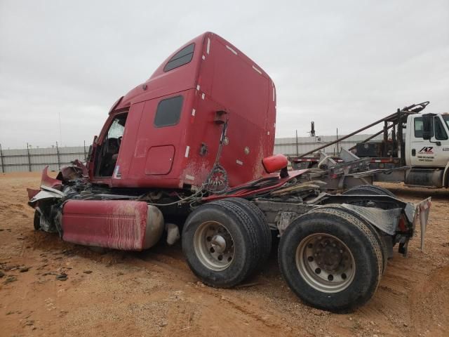 2013 Peterbilt 587