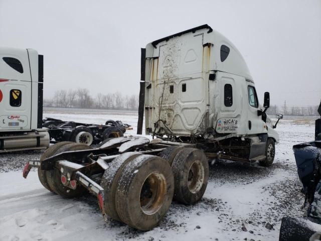 2016 Freightliner Cascadia 125