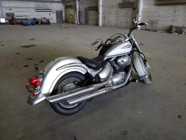 2004 Suzuki VL800