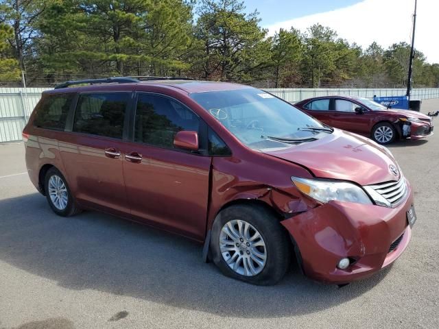 2011 Toyota Sienna XLE