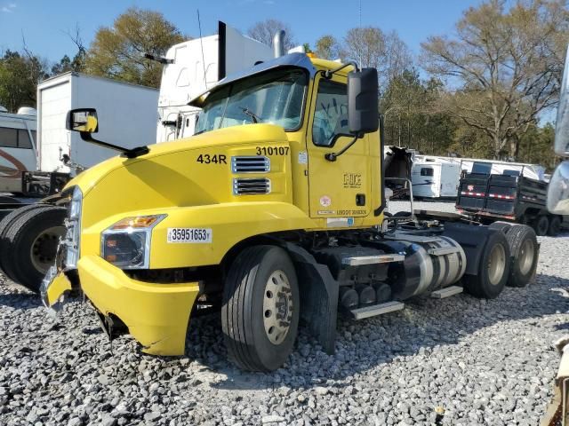 2006 Mack 600 CHN600