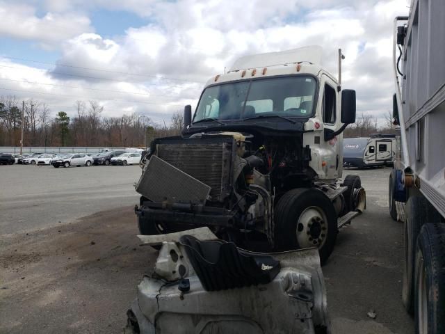 2012 Freightliner Cascadia 125