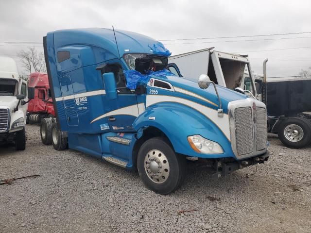 2017 Kenworth Construction T680