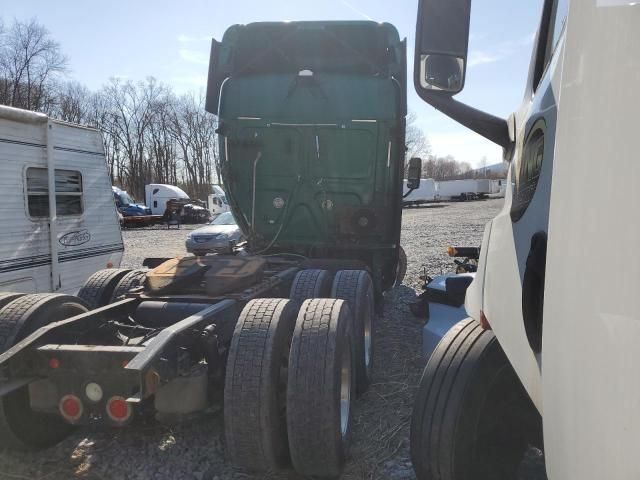 2018 Freightliner Cascadia 113