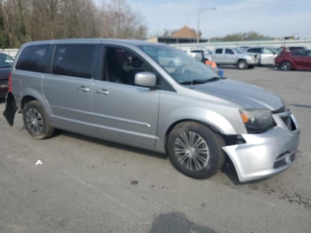 2014 Chrysler Town & Country S