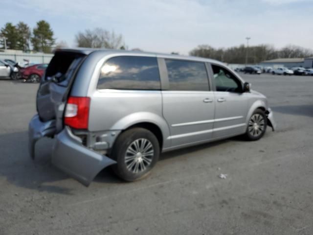 2014 Chrysler Town & Country S