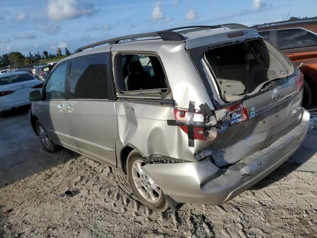 2004 Toyota Sienna XLE