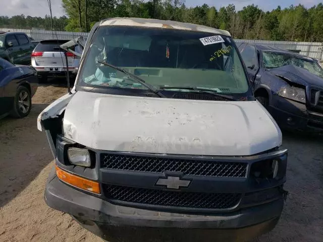 2004 Chevrolet Express G2500