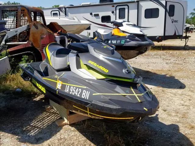 2015 Seadoo Boat