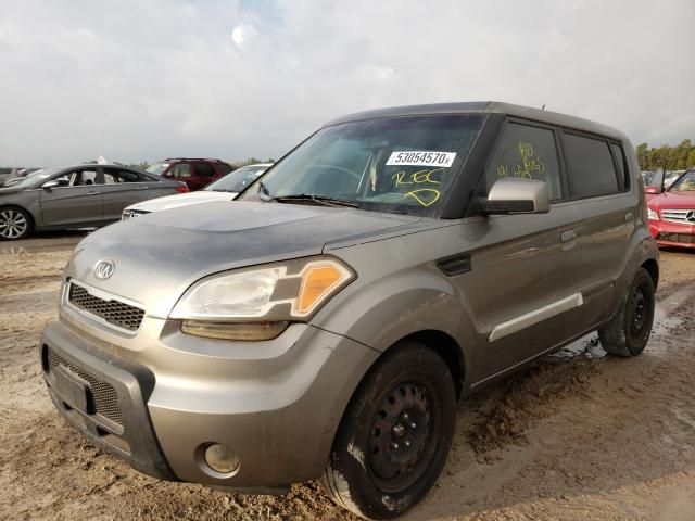 2010 KIA Soul +