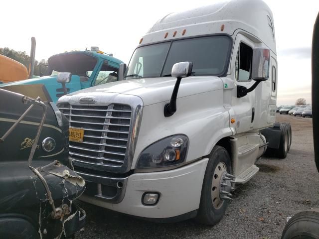 2016 Freightliner Cascadia 125