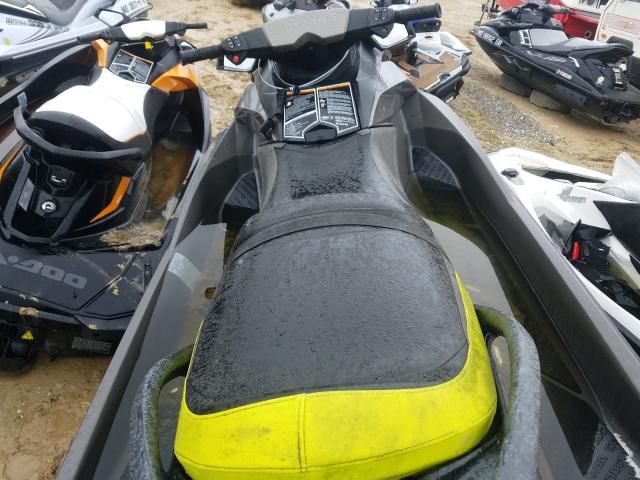 2015 Seadoo Boat