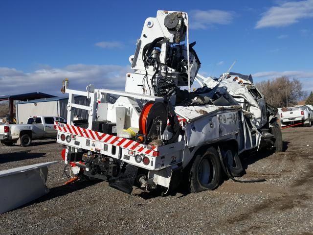 2021 Peterbilt 348