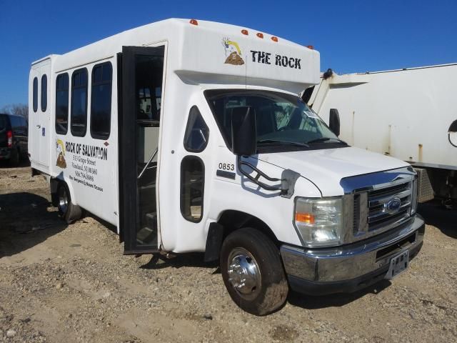 2008 Ford Econoline E350 Super Duty Cutaway Van