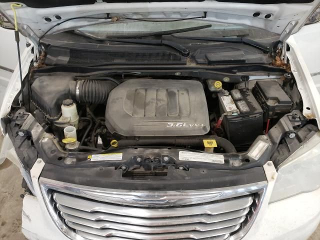 2011 Chrysler Town & Country Touring L