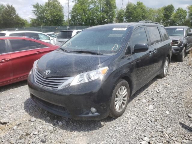 2017 Toyota Sienna XLE