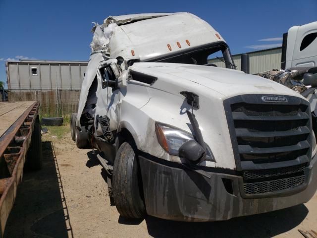 2020 Freightliner Cascadia 126